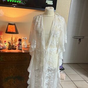 Elegant White Lace Kimono Cardigan